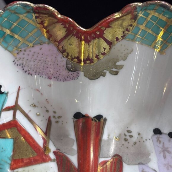 Japanese Hand-Painted Porcelain Drainer Bowl – Figural & Gilt, Pierced Fruit Str - Picture 4 of 10